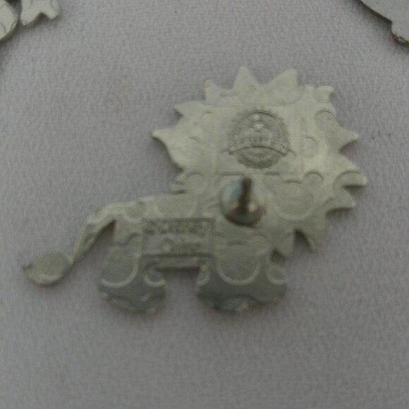 Four Walt Disney World Trading Pins - Picture 3 of 7